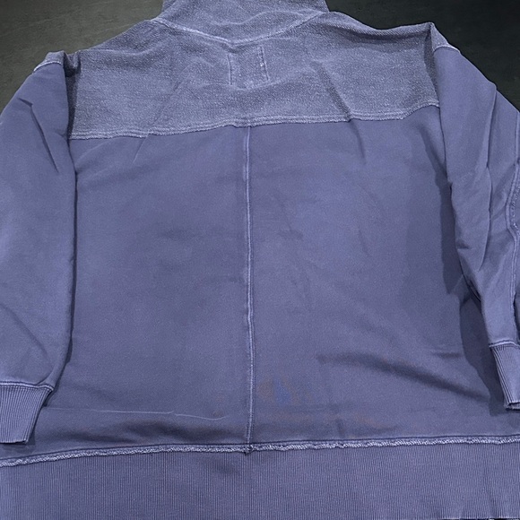 Aerie Gray Knit Fabric - Picture 6 of 6